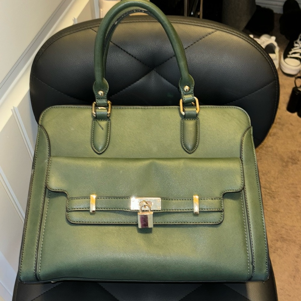 Green purse